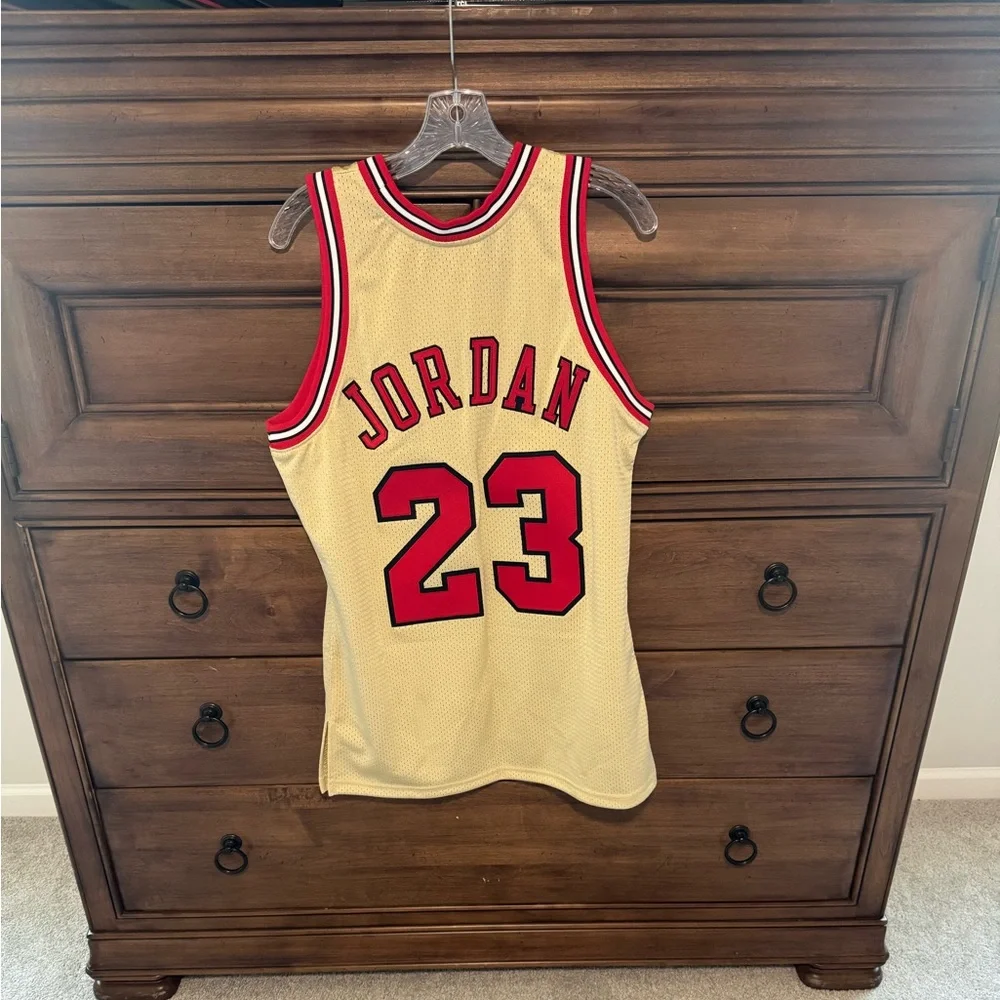 Mitchell & Ness Bulls Jersey - Gold and Red - Picture 2 of 4
